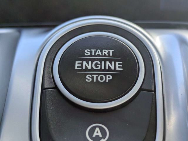 Used 2025 Black Mercedes-Benz GLB 250 image 33