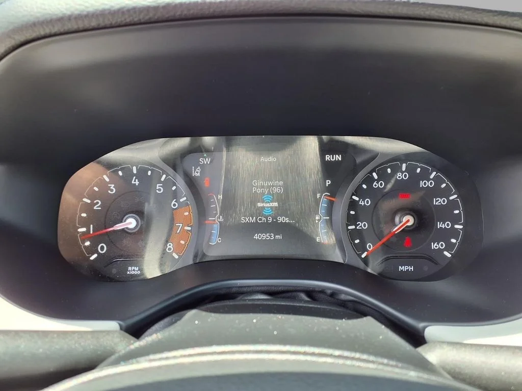 Used 2025 White Jeep Limited image 16