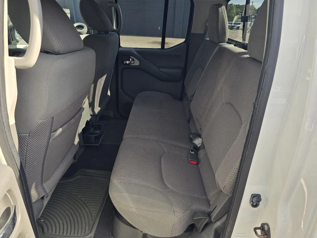 Used 2016 Glacier White Nissan SV image 13