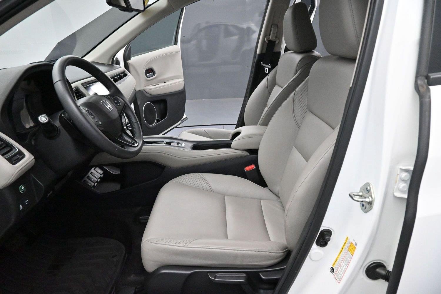 Used 2018 White Orchid Pearl Honda EX-L Navi image 12