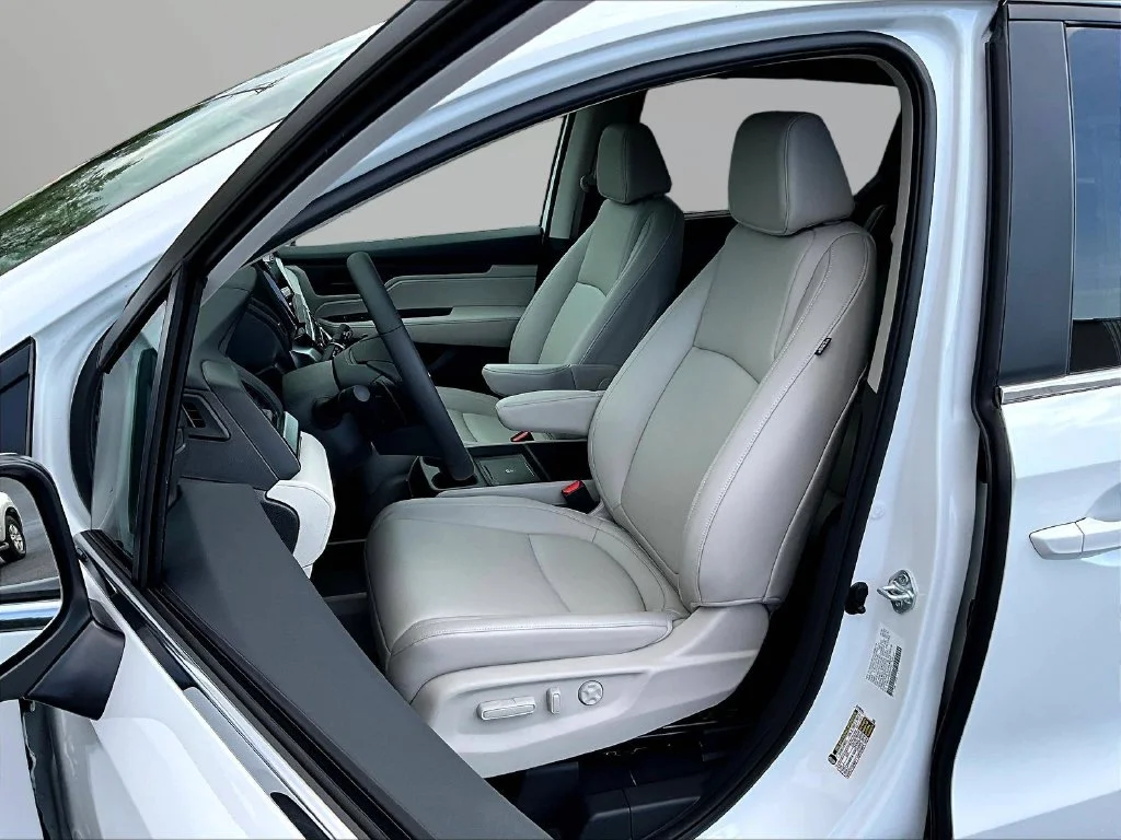New 2027 Platinum White Pearl Honda EX-L image 24