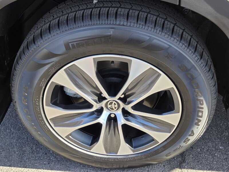 Used 2025 Silver Toyota XLE image 11