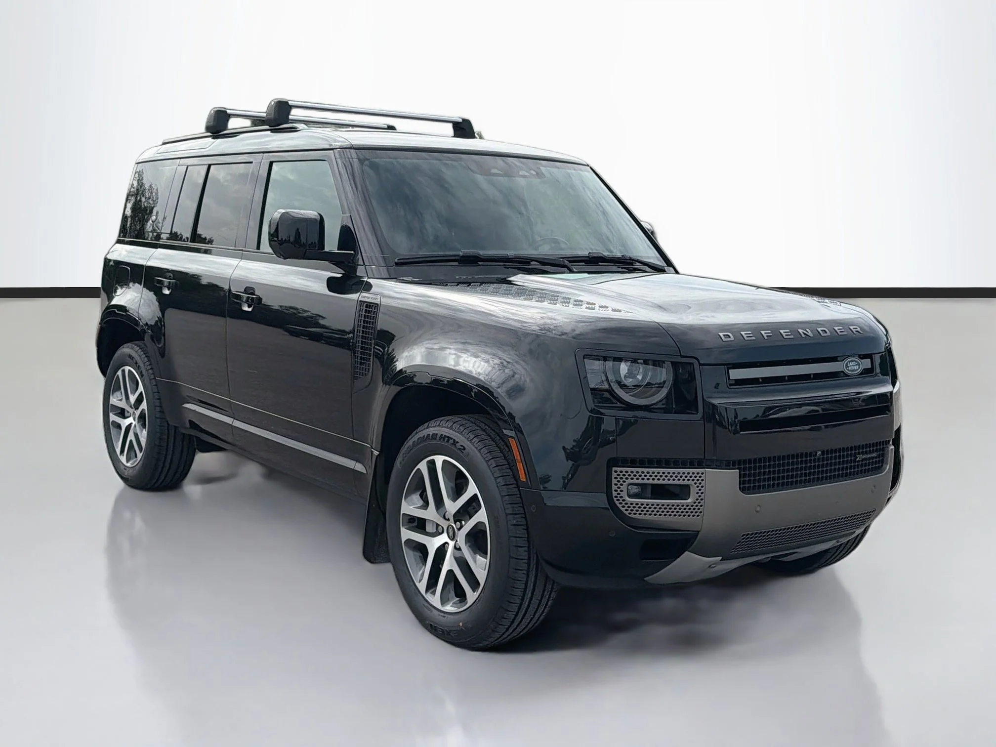 Used 2023 Santorini Black Metallic Land Rover X-Dynamic SE image 7