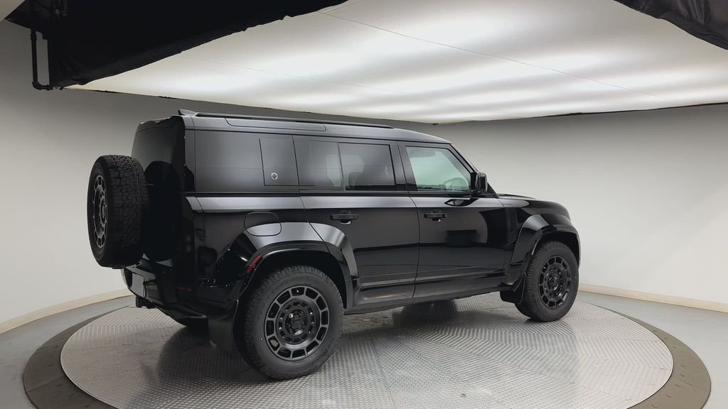 New 2026 Narvik Black Land Rover OCTA image 2