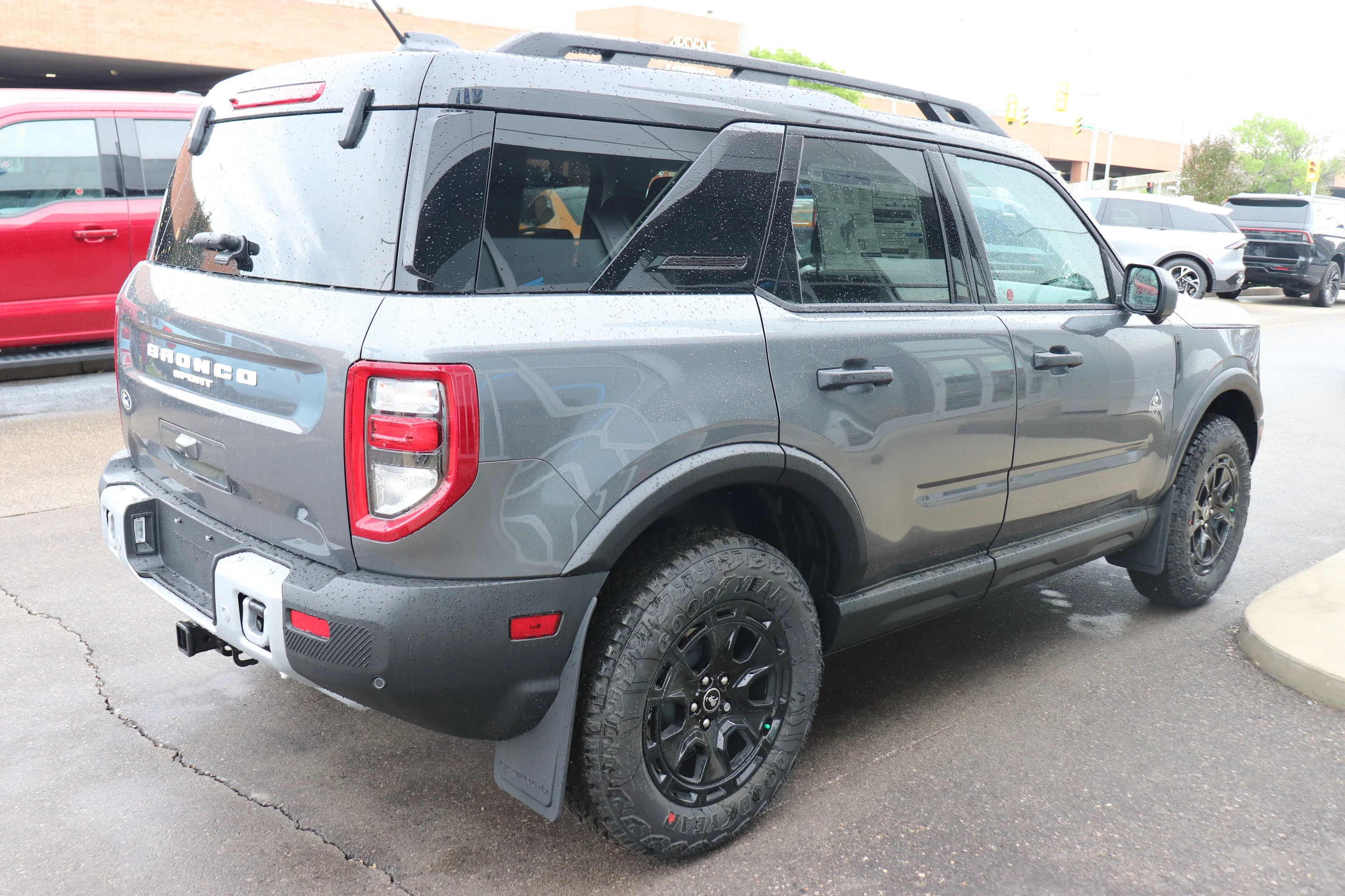 New 2026 CARBONIZED GREY Ford Outer Banks image 4