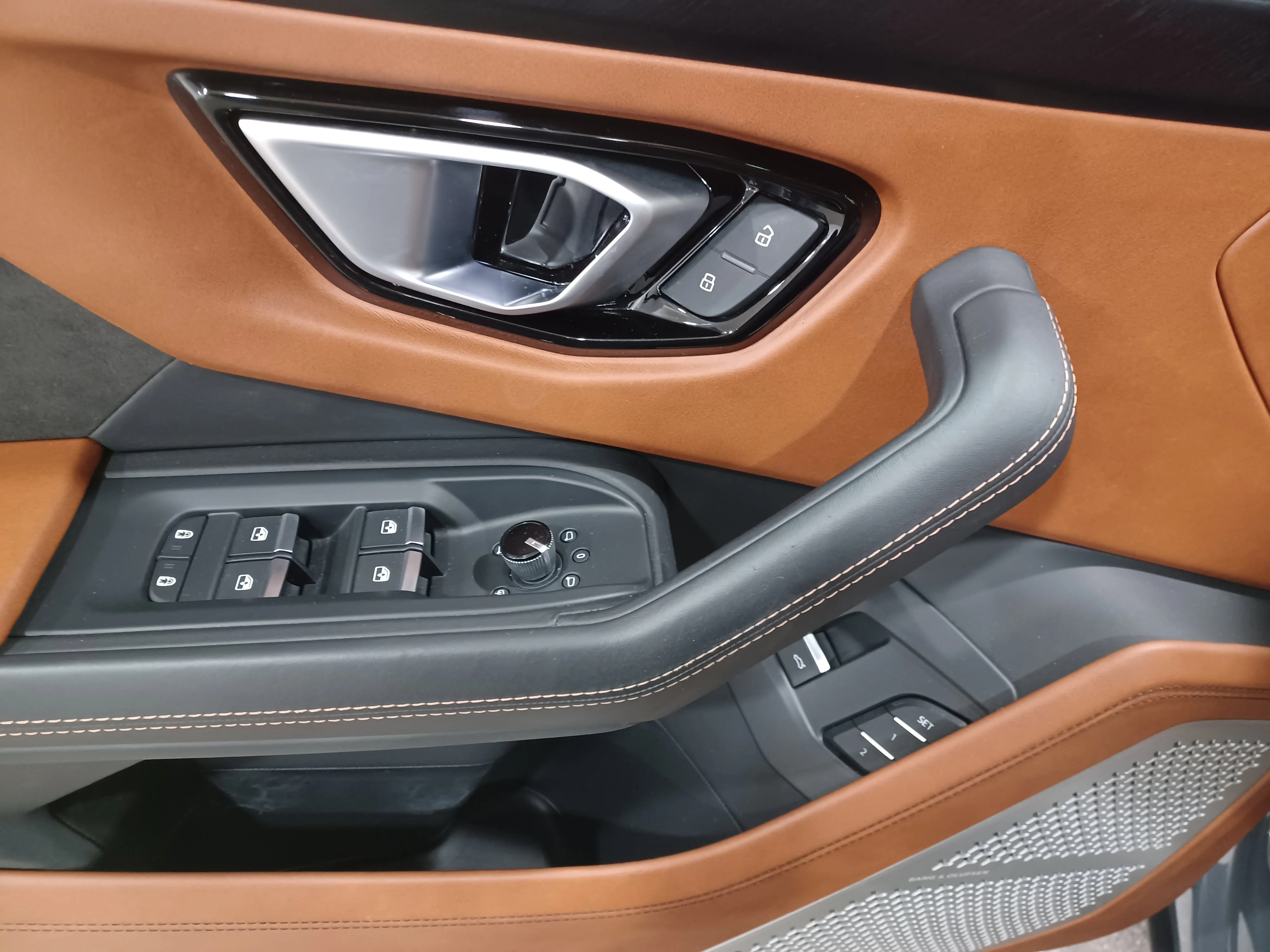 Used 2022 Grigio Telesto Lamborghini *NO LUX TAX!!! | Grigio Telesto | Marrone Eklipsis | Nav | Heads Up Display | Pano Roof image 9