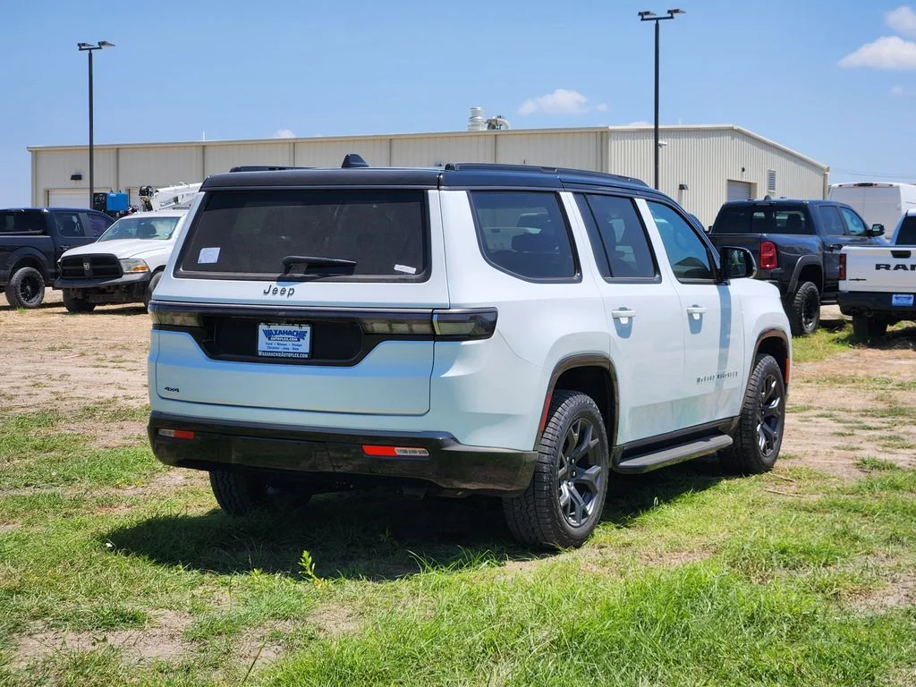 New 2026 Bright White Clear-Coat Exterior Paint Jeep Upland image 4