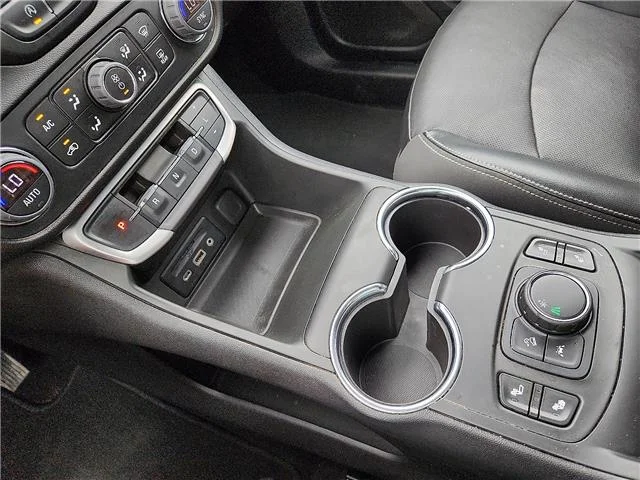 Used 2023 Red GMC SLT Front-Wheel Drive image 20
