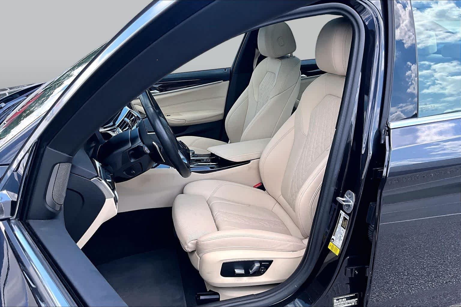 Used 2023 Dark Graphite Metallic BMW 530i image 8