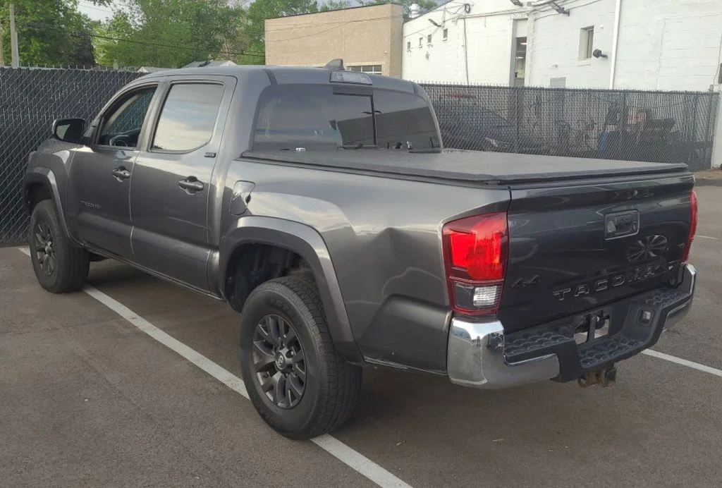 Used 2020 Gray Toyota SR5 image 6