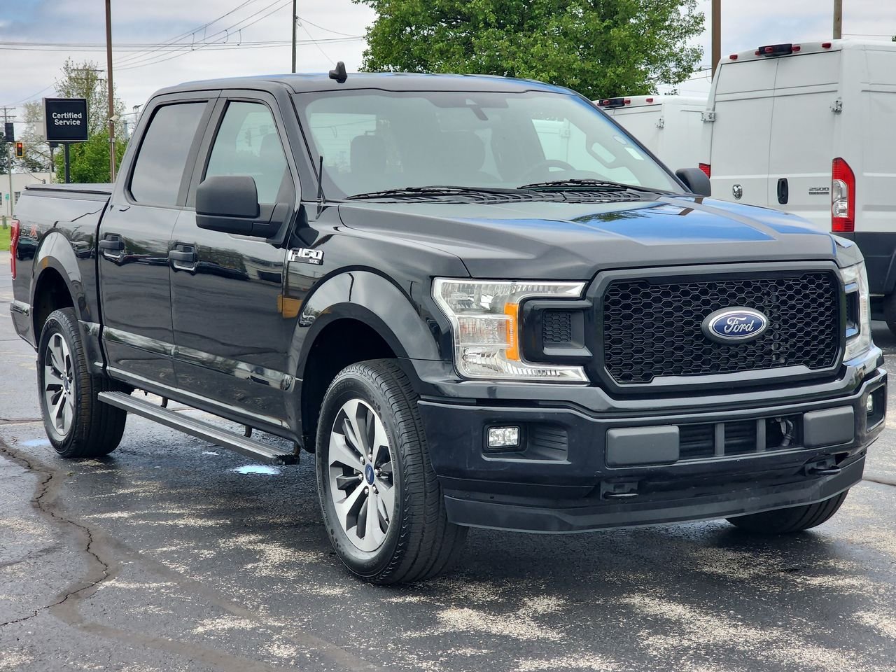 Used 2020 Black Ford XLT image 1