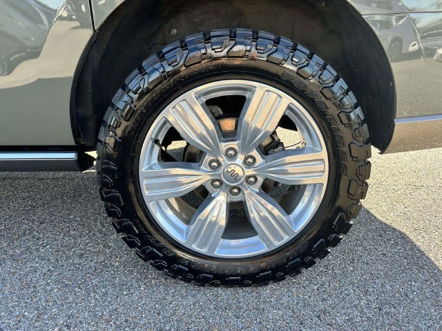 Used 2024 Green Ford King Ranch image 3