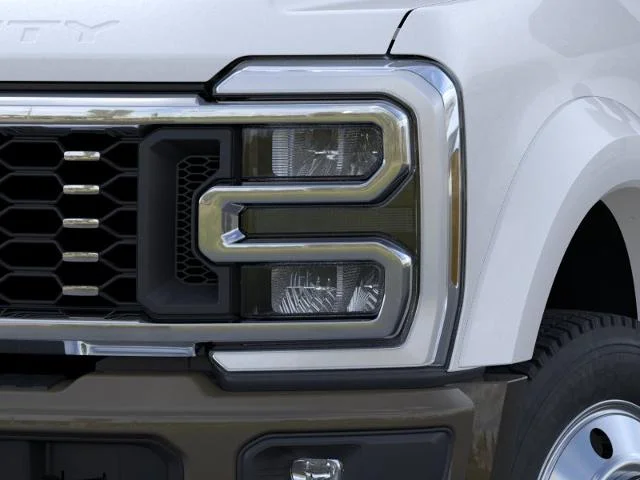 New 2026 Star White Metallic Tri-Coat Ford F-450® King Ranch® image 18