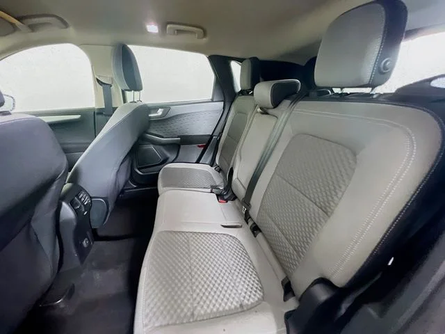 Used 2020 Oxford White Ford SE image 25