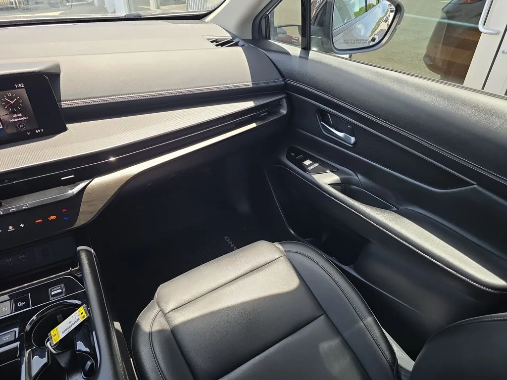 Used 2025 Gray Nissan SV image 14