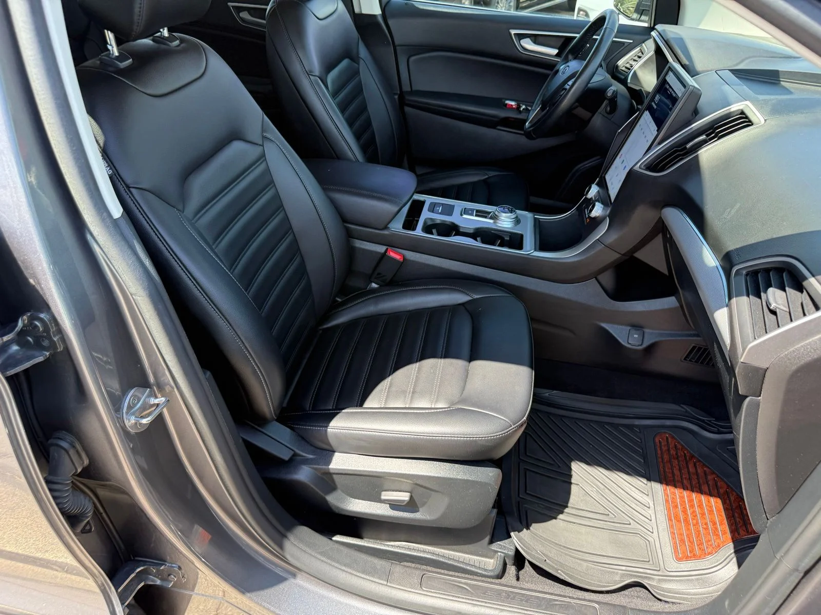 2021 Ford Edge SEL - Photo 32