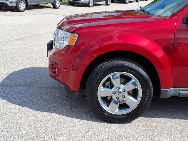 Used 2012  Ford Limited image 21