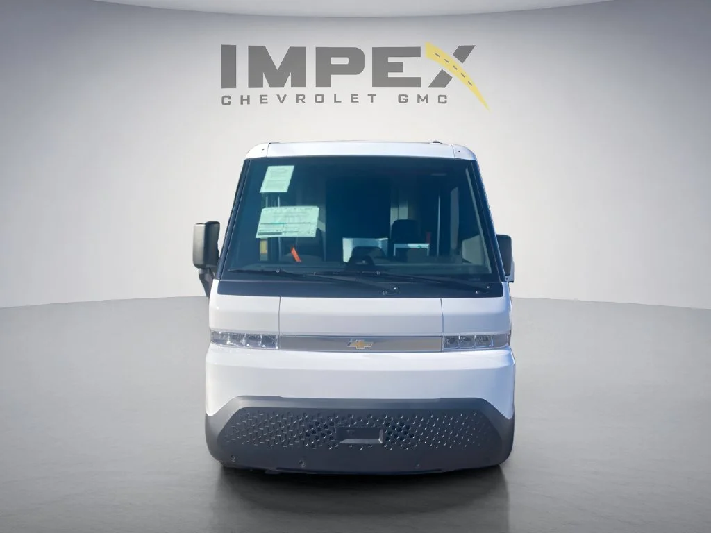 Used 2025 Oyster White Chevrolet EJY image 5