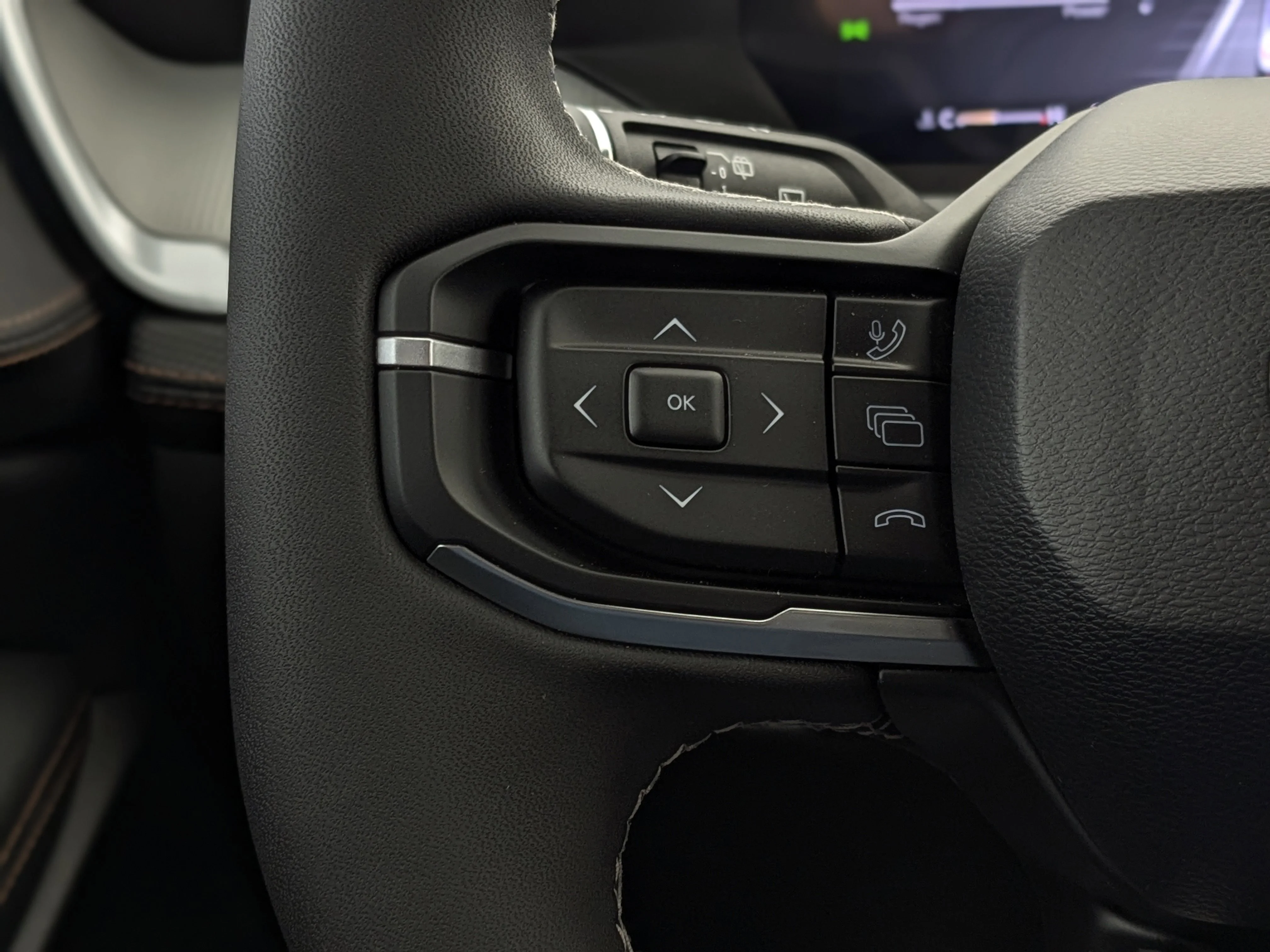 New 2026 White Jeep Limited - - 1.6L Turbo Hybrid - Perforated Leatherette Seats - Power Liftgate - Wireless Charging image 18