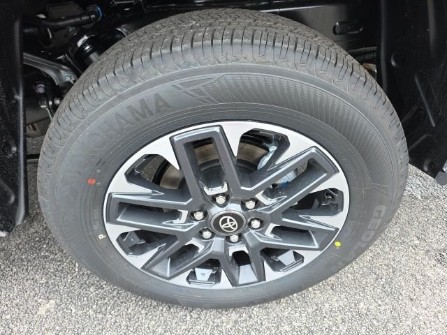 2026 Toyota Tundra Limited - Photo 8