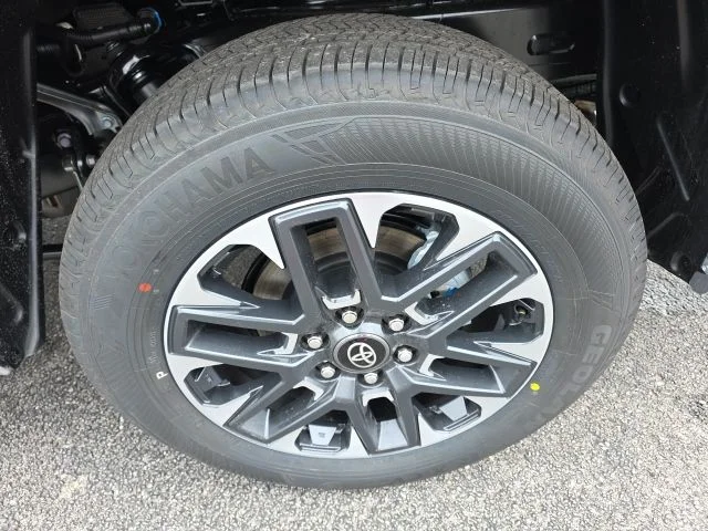 2026 Toyota Tundra Limited - Photo 8