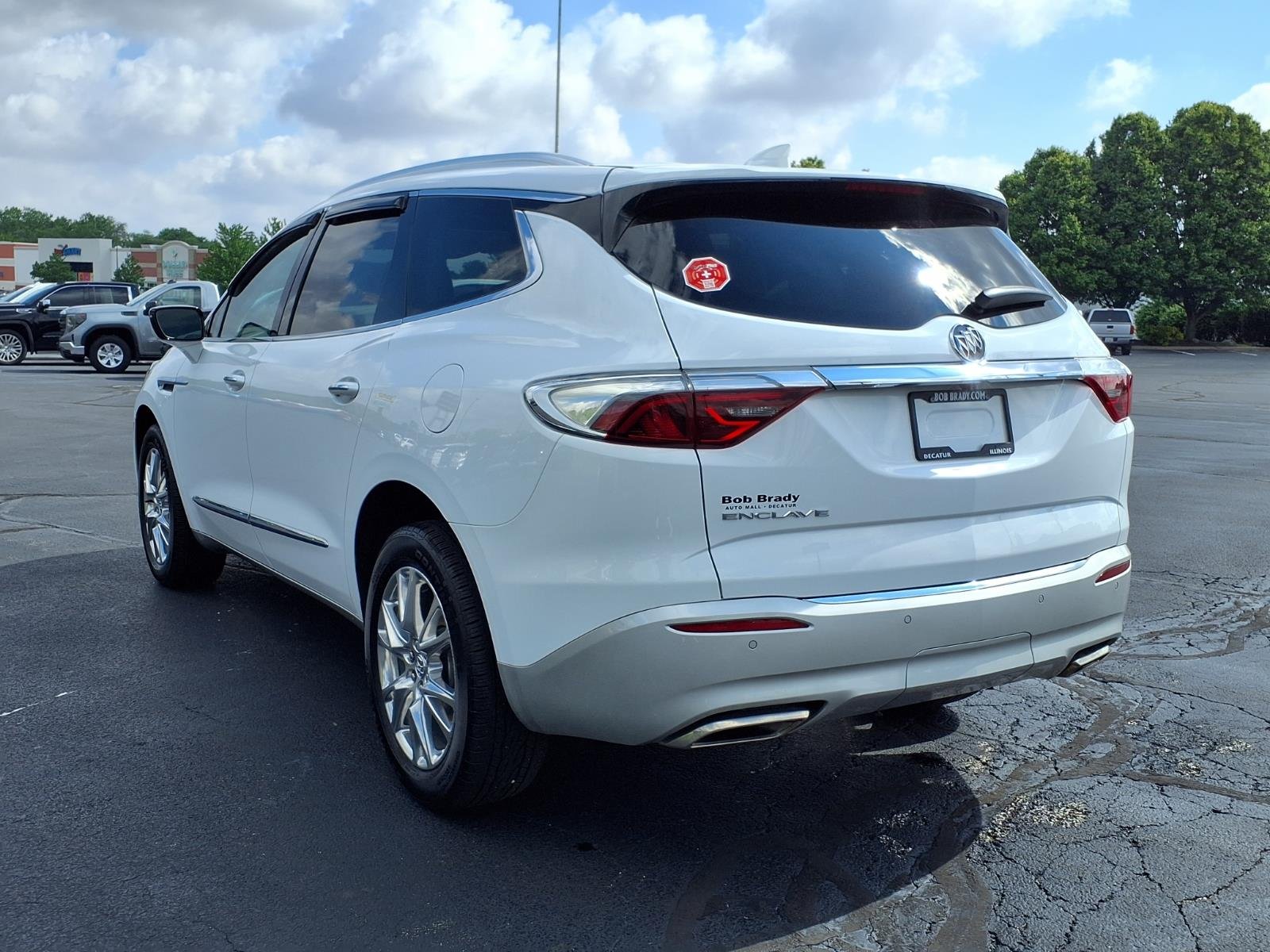 Used 2023 White Buick Essence image 21