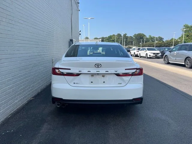 Used 2025 Ice Cap Toyota SE image 3