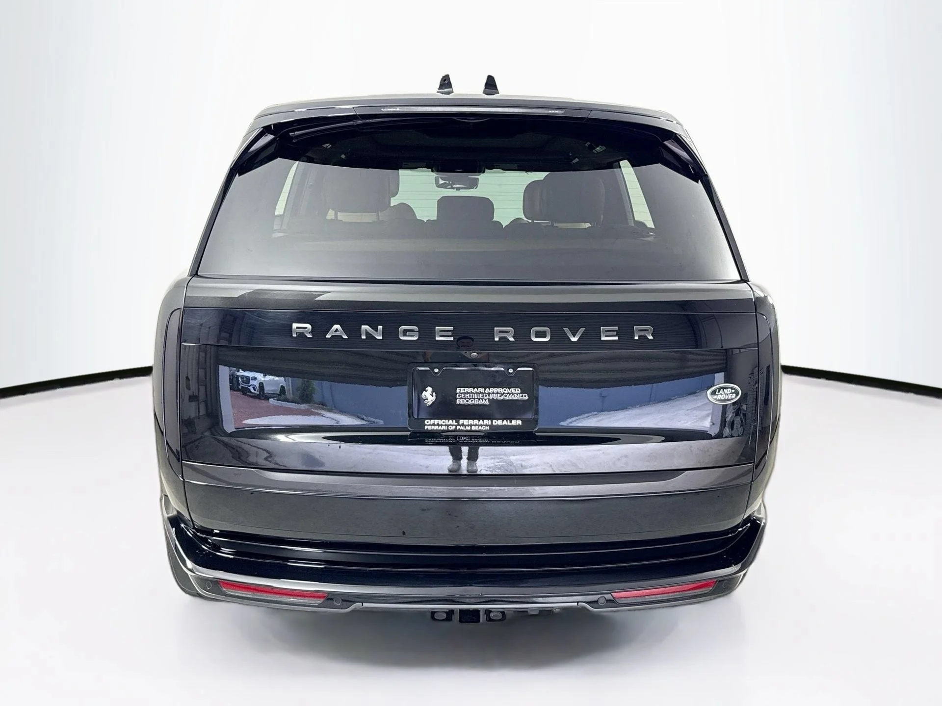 Used 2023 Santorini Black Metallic Land Rover SE image 6