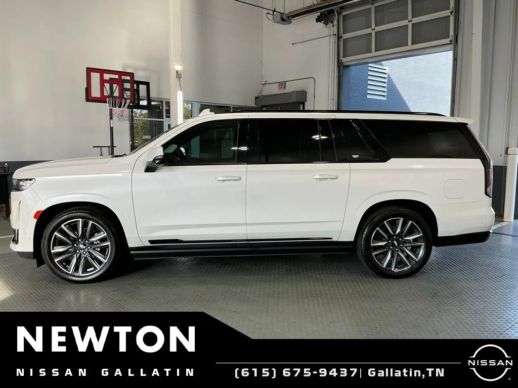 Used 2021 Crystal White Tricoat Cadillac Sport Platinum image 30