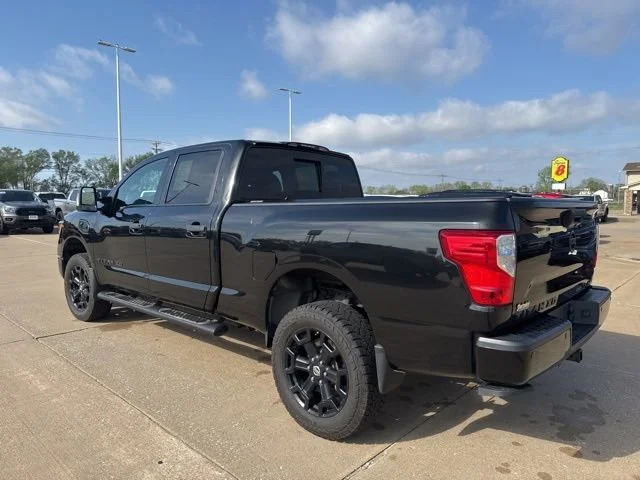 Used 2019 Magnetic Black Nissan SL image 8