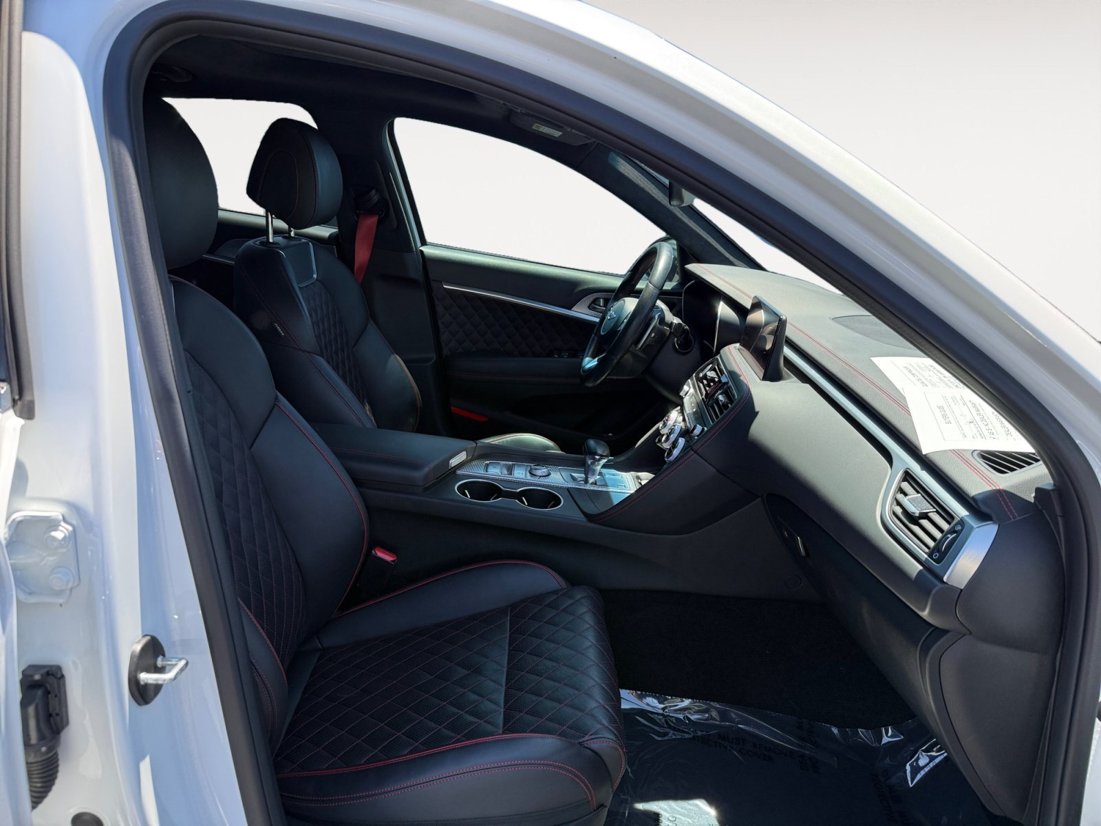 Used 2022 White Genesis 3.3T image 19