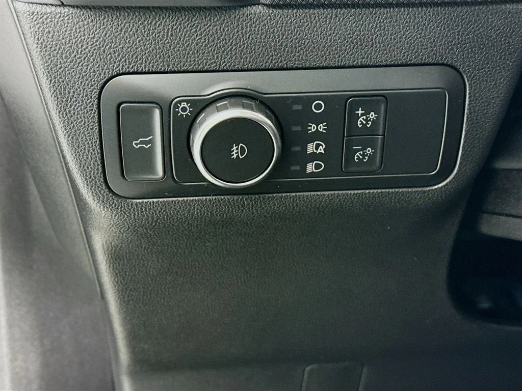 Used 2022 Black Ford Outer Banks image 11
