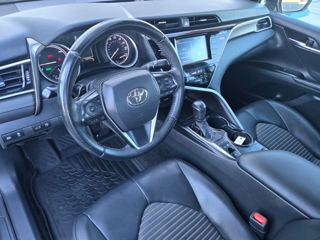 Used 2018 Silver Toyota SE image 10