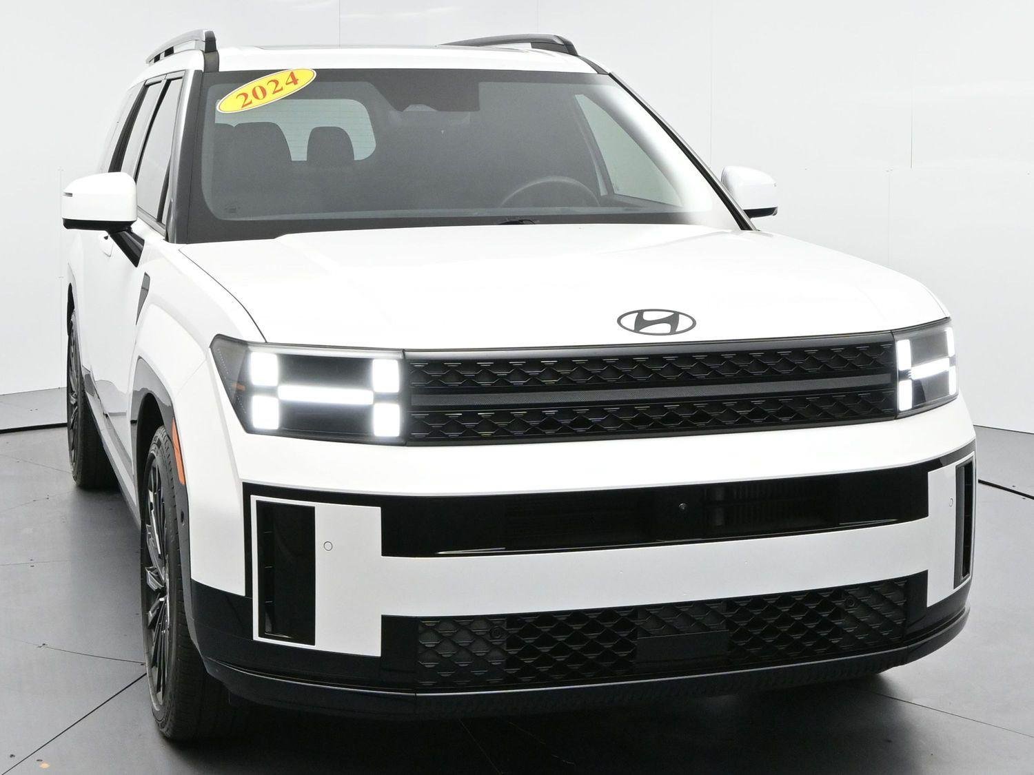 Used 2024 Serenity White Hyundai Calligraphy image 6