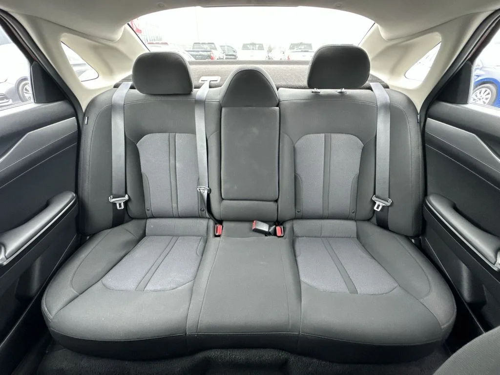 Used 2024 Red Kia LXS image 21