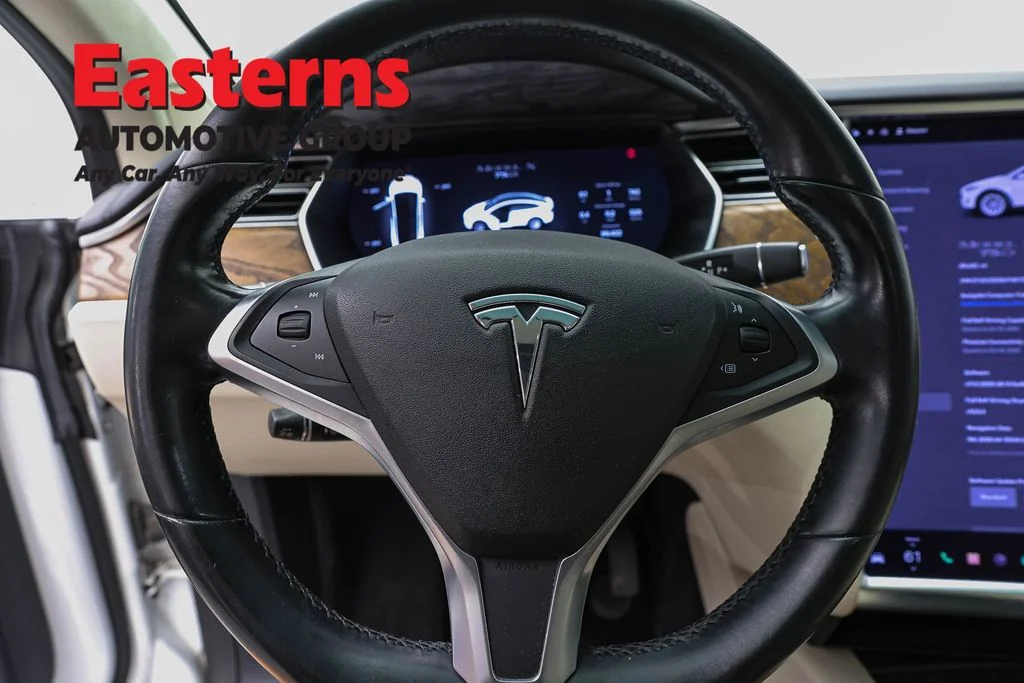Used 2018 White Tesla 75D image 10