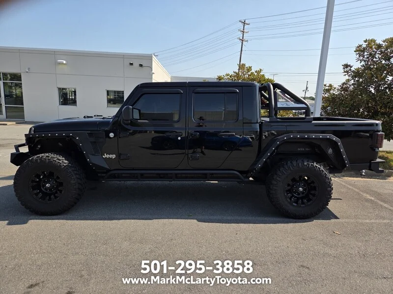 Used 2022 Black Clearcoat JEEP OVERLAND image 4