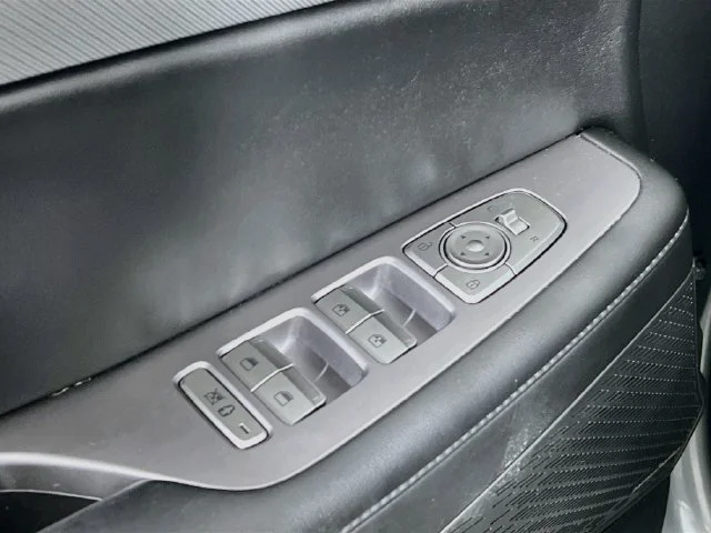 Used 2024 Gray Hyundai SEL image 9
