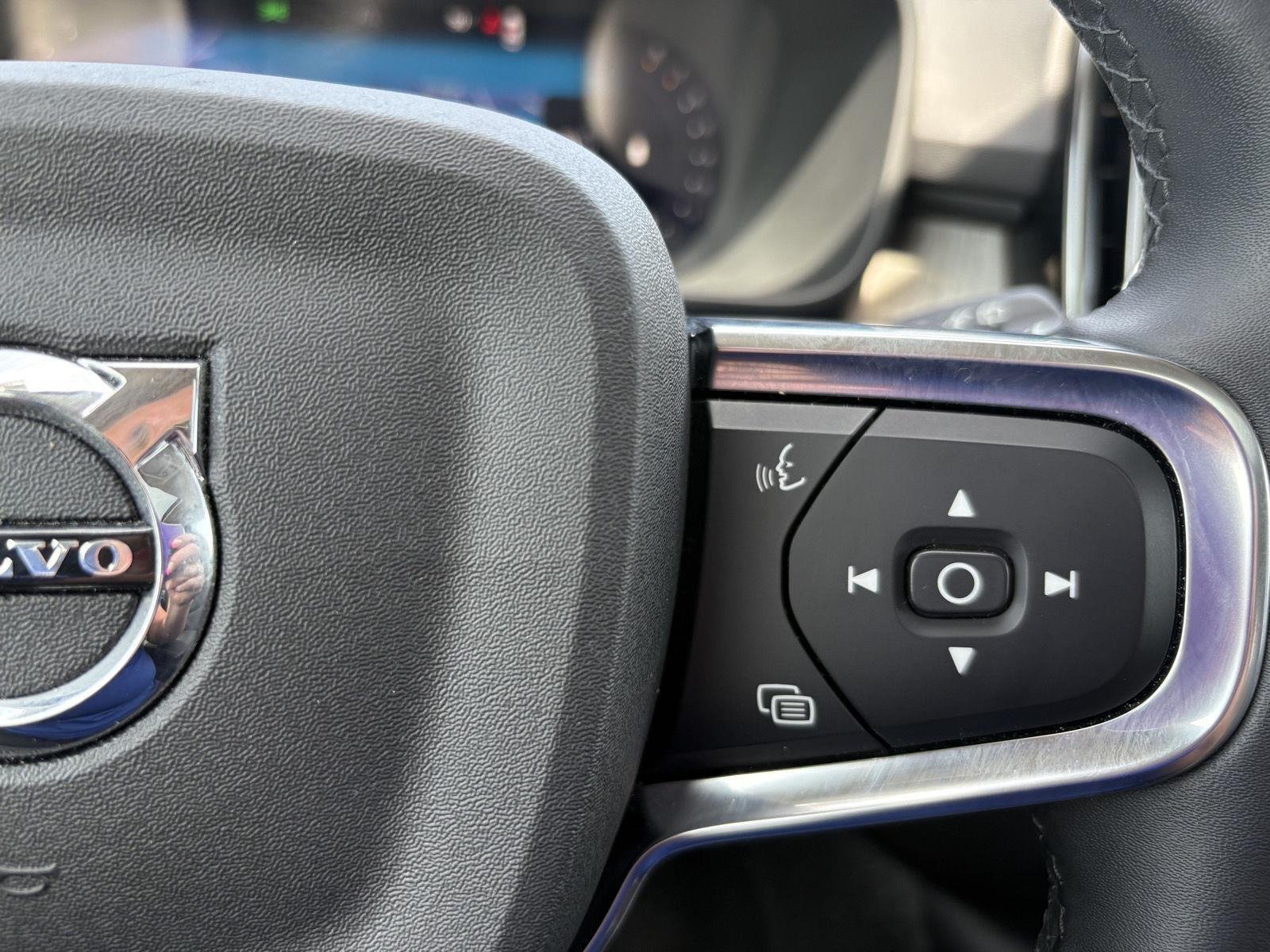 Used 2023 Thunder Grey Metallic Volvo Plus Dark Theme image 26