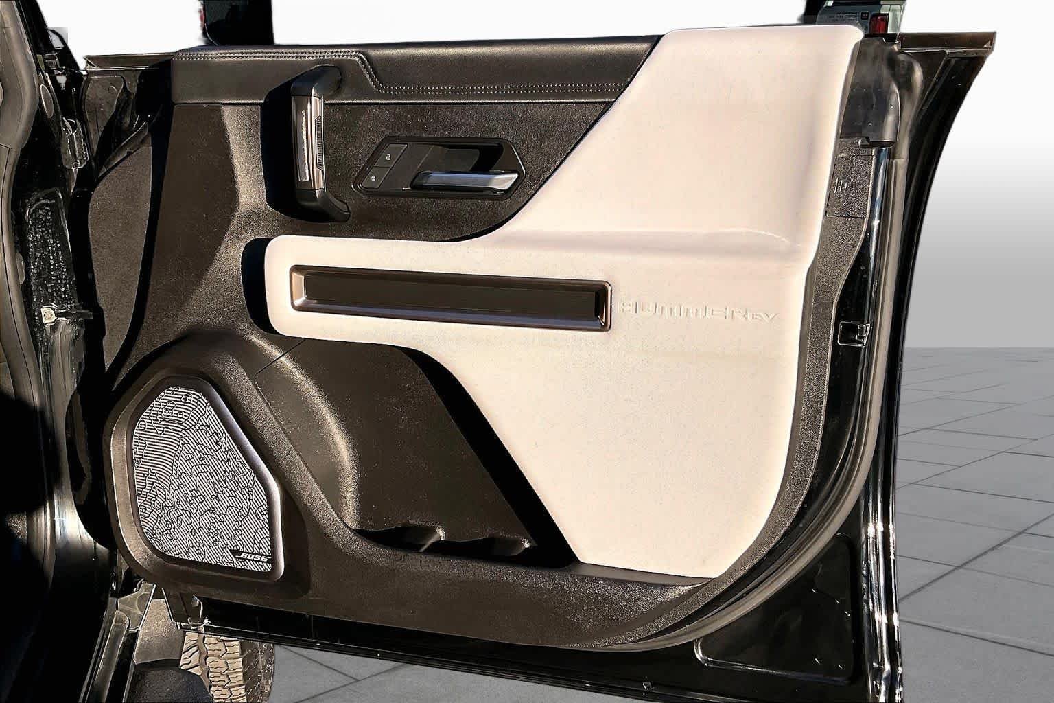 Used 2025 Void Black GMC 2X image 22