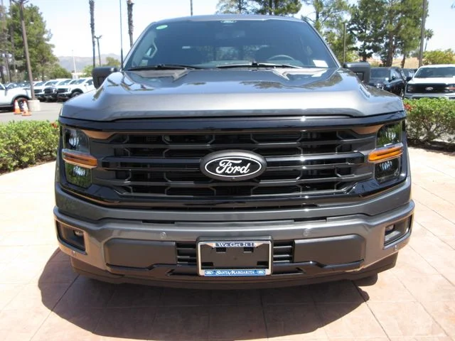 New 2026 Carbonized Gray Metallic Ford XLT image 7