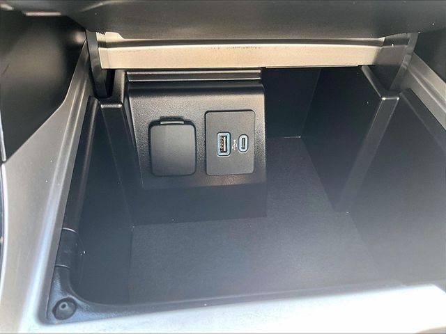 Used 2024 Silver Ford XLT image 29