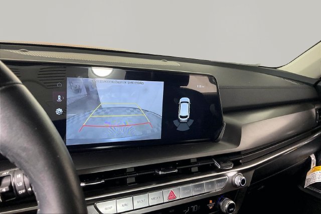 Used 2025  Kia S image 12