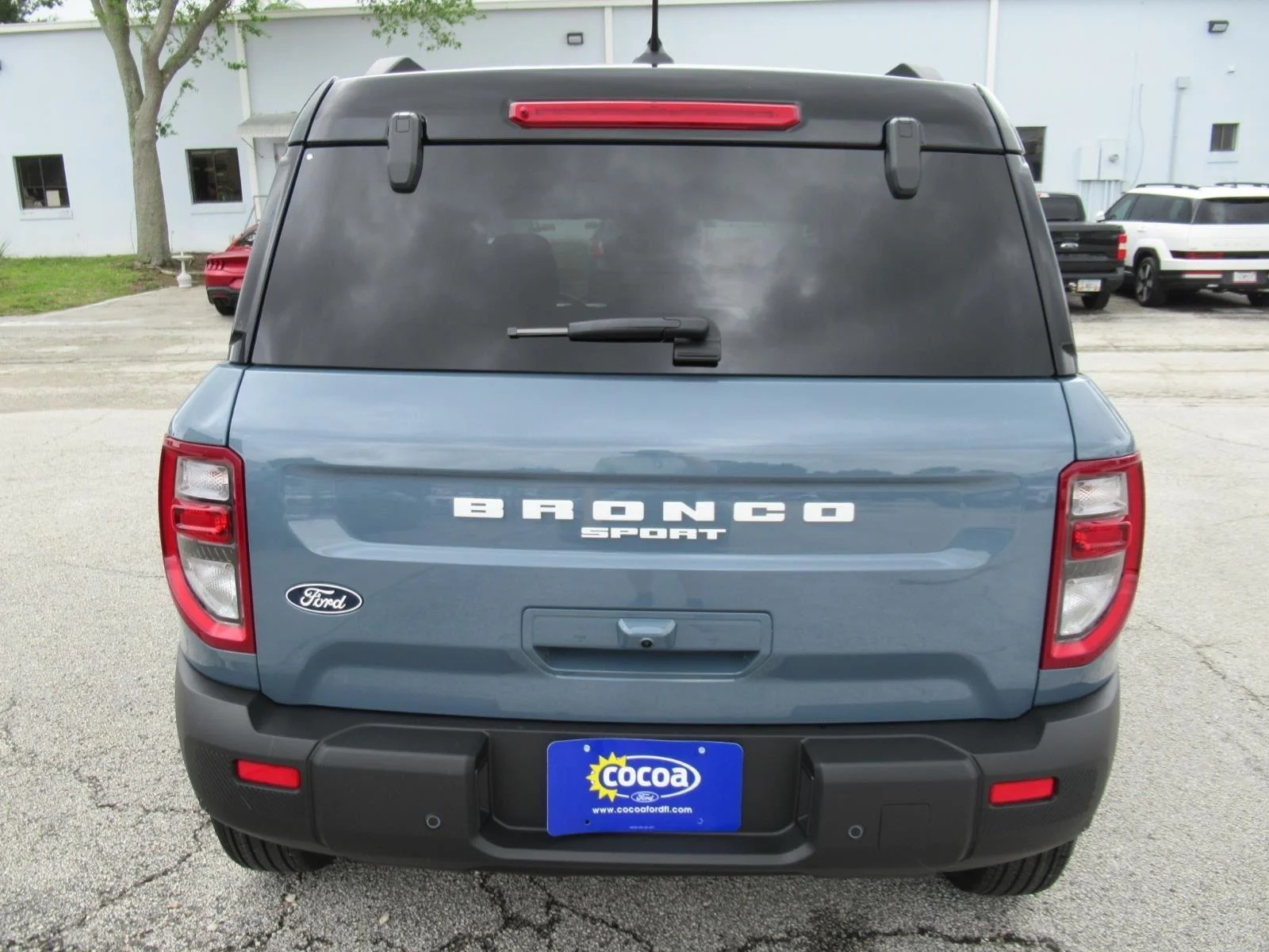 New 2026 Azure Gray Metallic Tri-Coat Ford Outer Banks® image 6