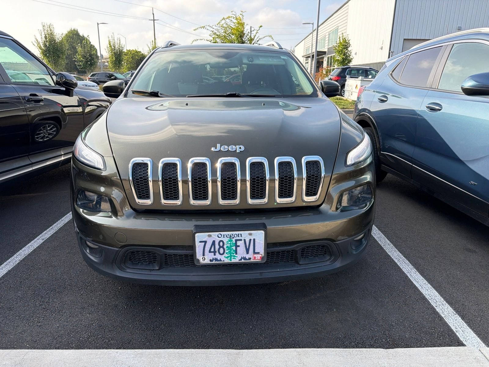 Used 2014 Green Jeep Latitude image 5