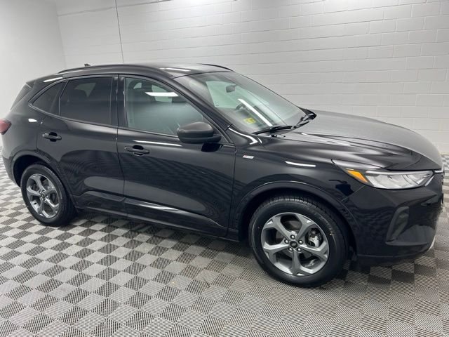 Used 2023 Black Metallic Ford ST-Line image 4