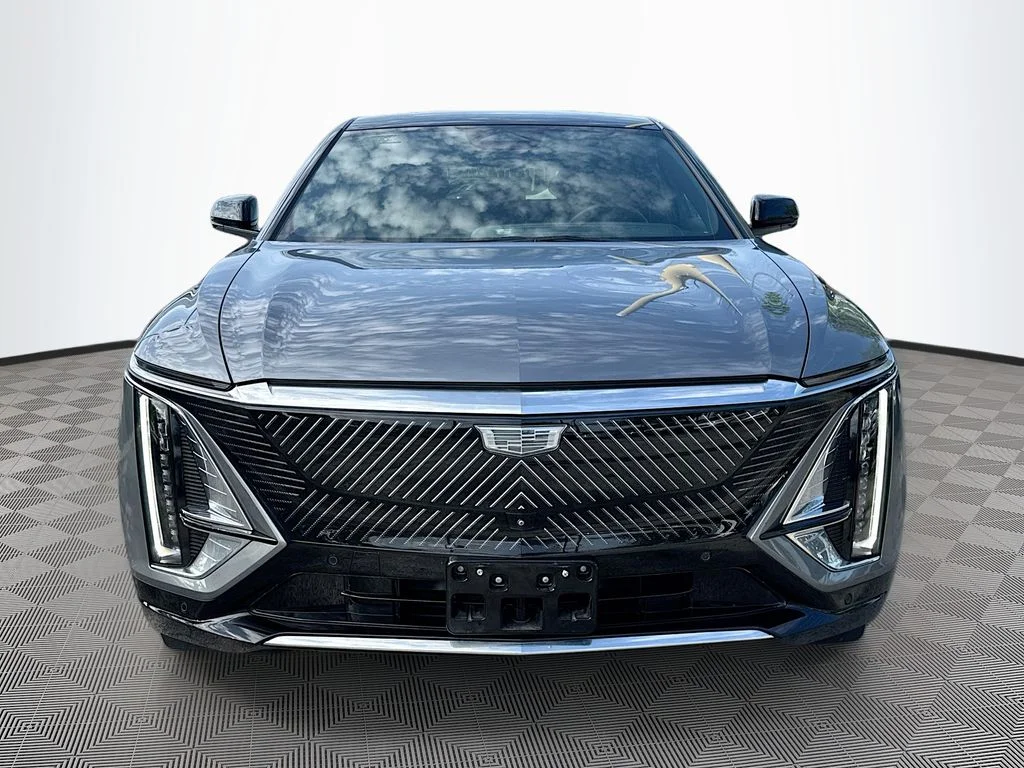 Used 2023 Cadillac LYRIQ Luxury with VIN 1GYKPPRL9PZ002968 for sale in West Park, FL