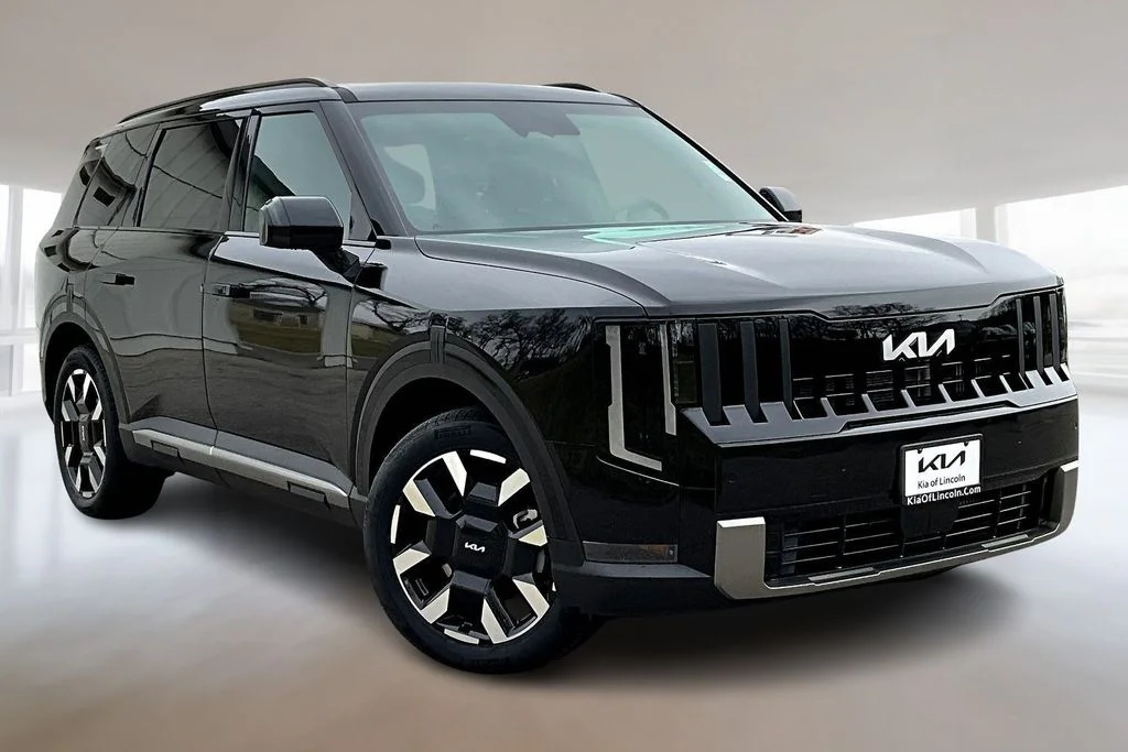 New 2027 Ebony Black Kia S image 2