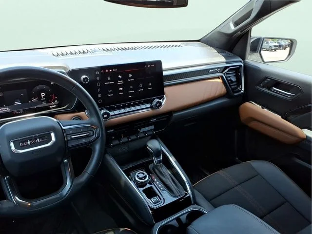 Used 2024 White GMC AT4 image 19