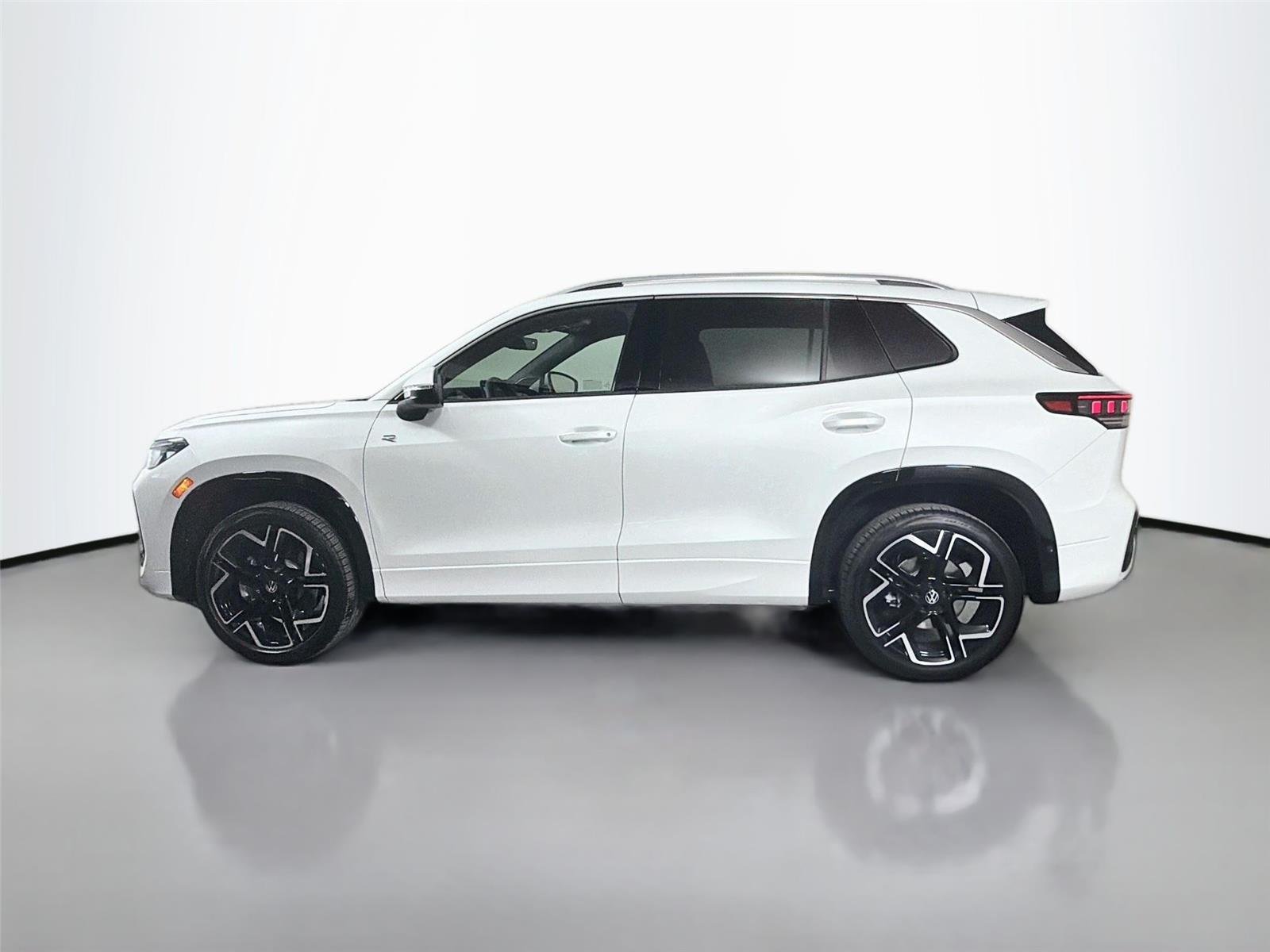 New 2026 Opal White Pearl Volkswagen SEL R-Line Turbo image 8